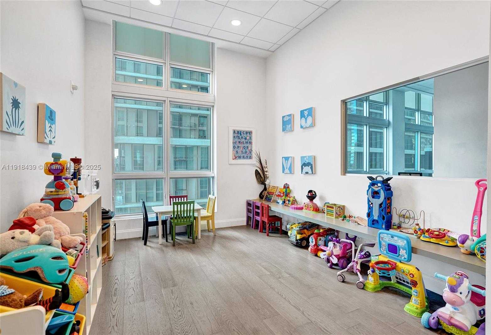 Small Image of 300 SOUTH BISCAYNE BLVD #L-1206, Miami Number 27