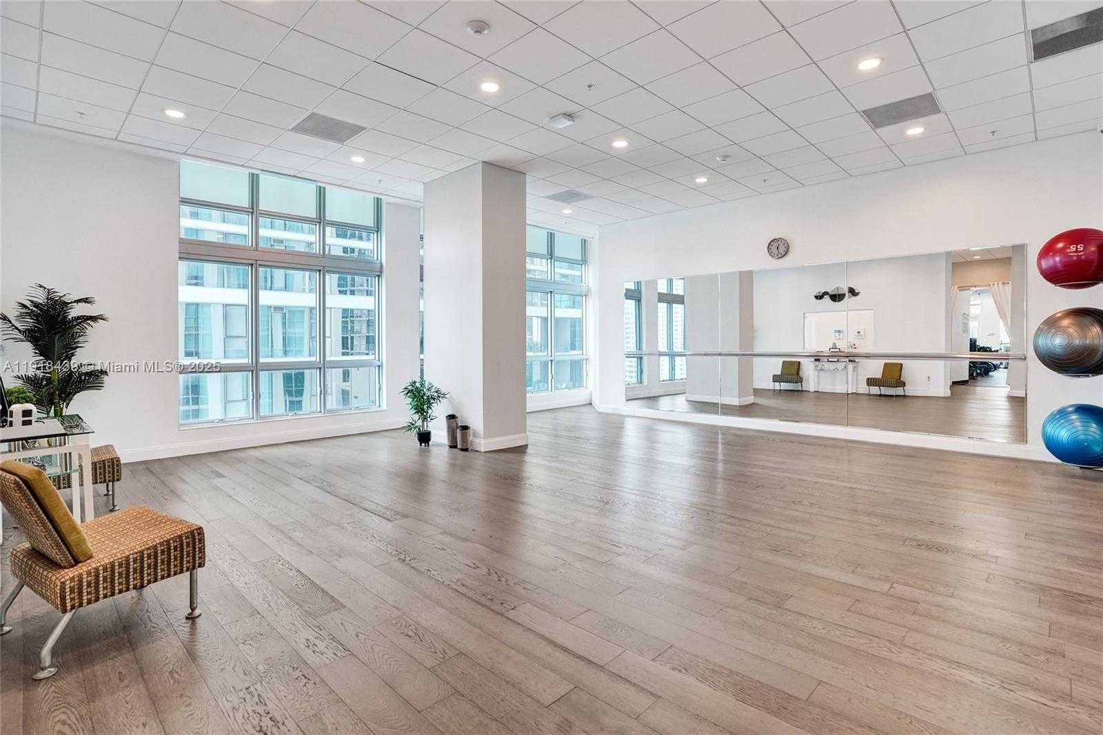 Small Image of 300 SOUTH BISCAYNE BLVD #L-1206, Miami Number 28