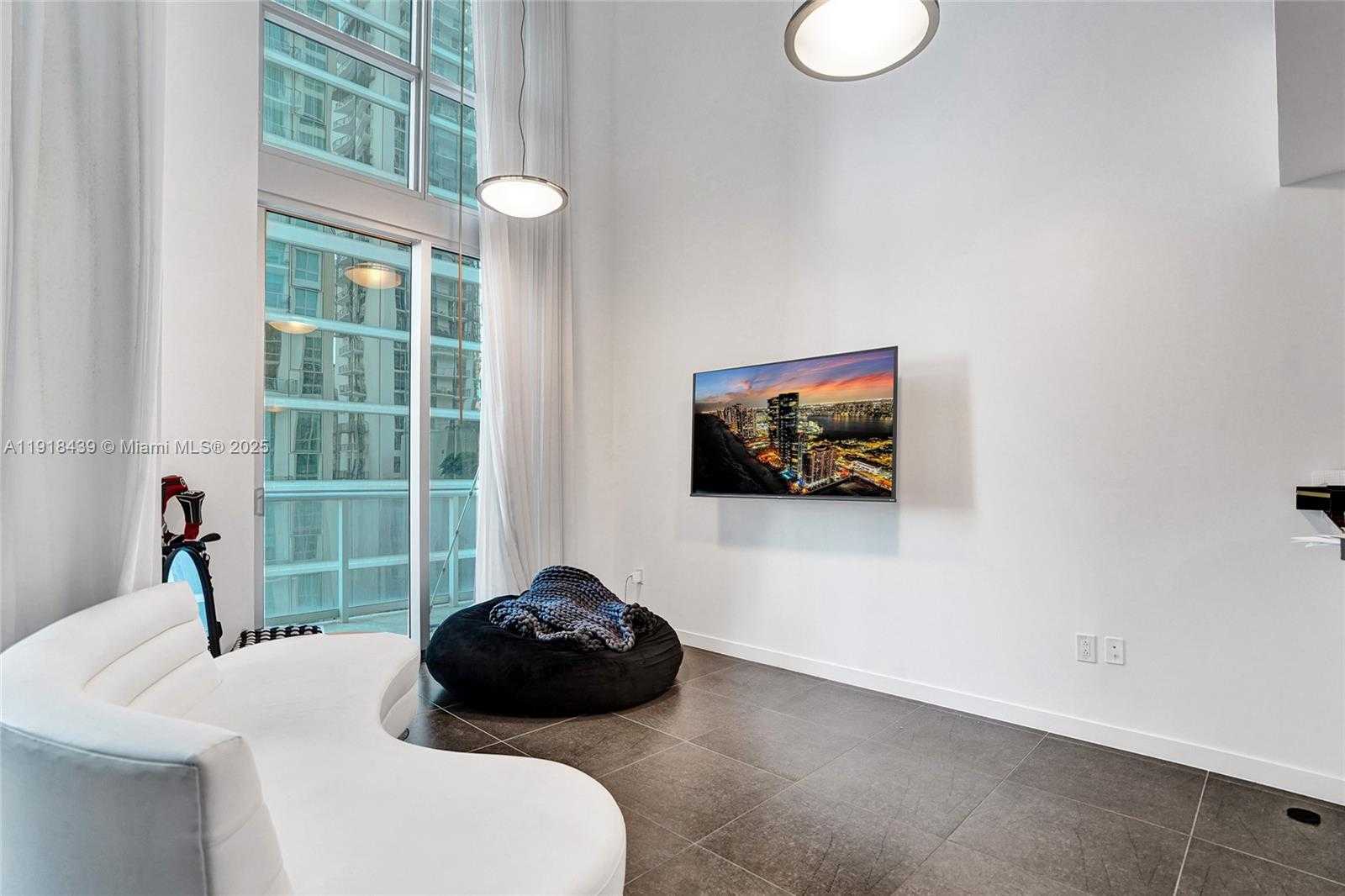 Small Image of 300 SOUTH BISCAYNE BLVD #L-1206, Miami Number 39