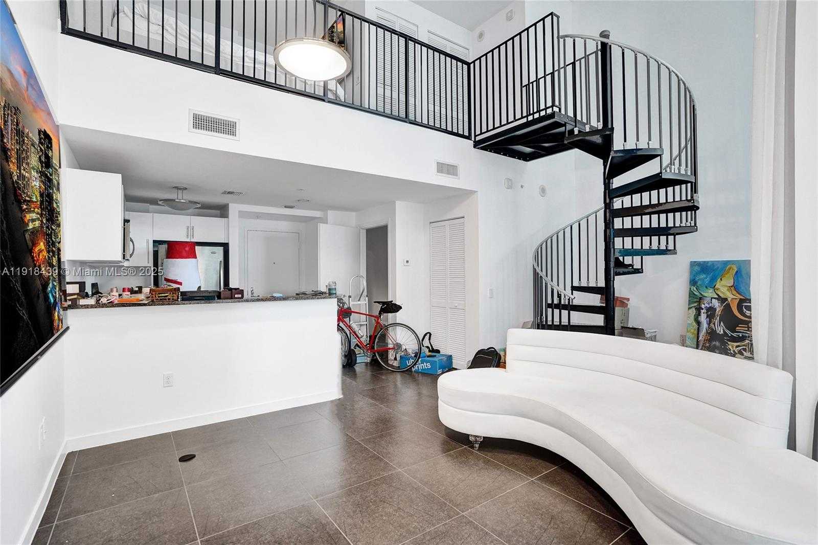 Small Image of 300 SOUTH BISCAYNE BLVD #L-1206, Miami Number 5