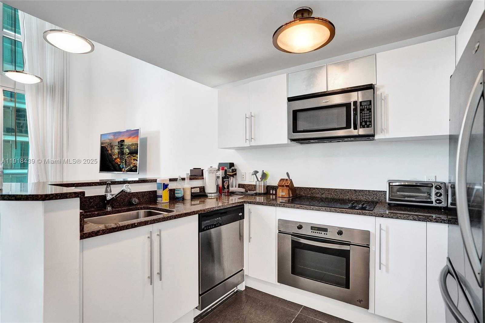 Small Image of 300 SOUTH BISCAYNE BLVD #L-1206, Miami Number 9