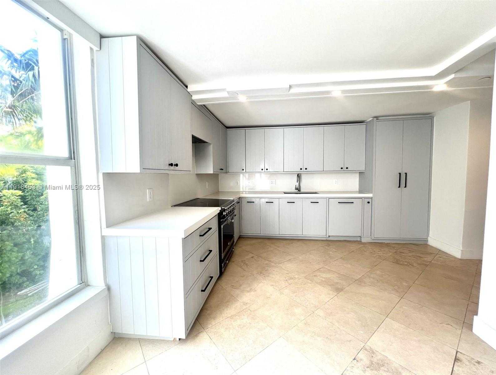 Small Image of 605 OCEAN DR #2L, Key Biscayne Number 10