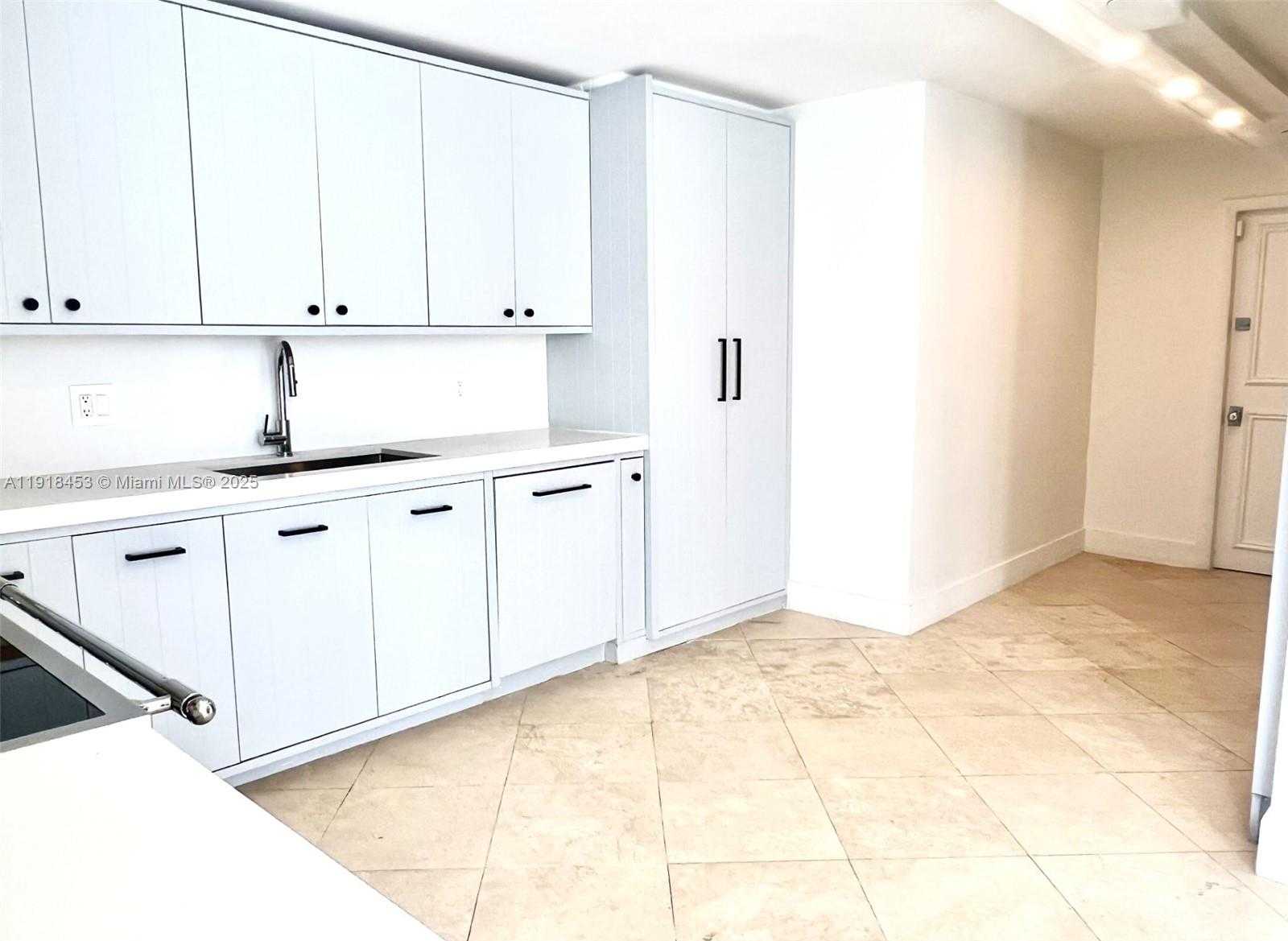 Small Image of 605 OCEAN DR #2L, Key Biscayne Number 11