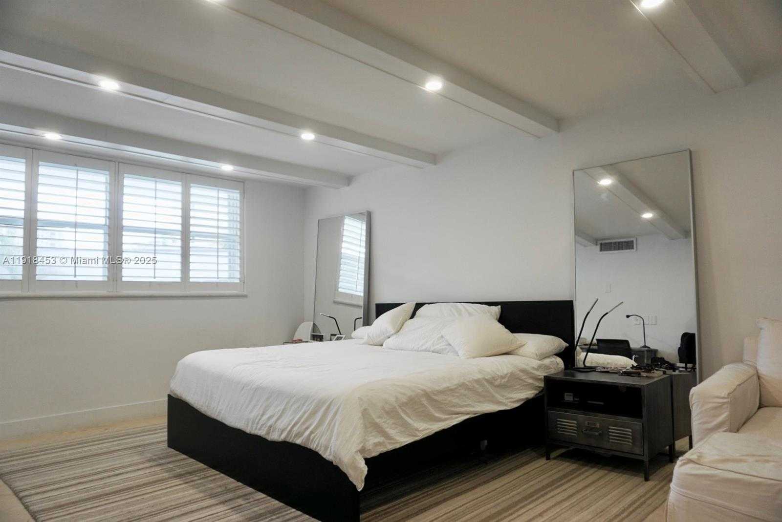 Small Image of 605 OCEAN DR #2L, Key Biscayne Number 13