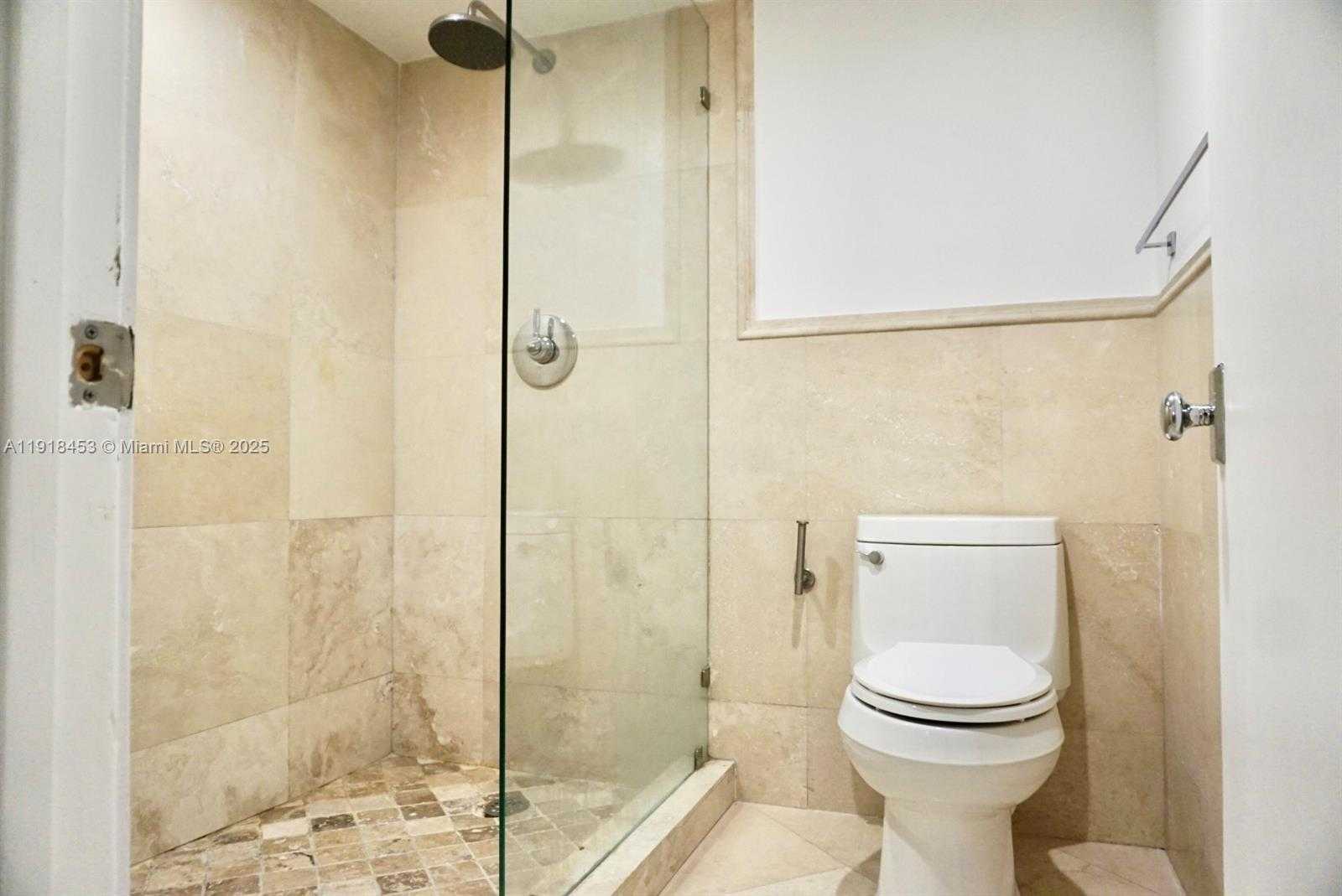 Small Image of 605 OCEAN DR #2L, Key Biscayne Number 17