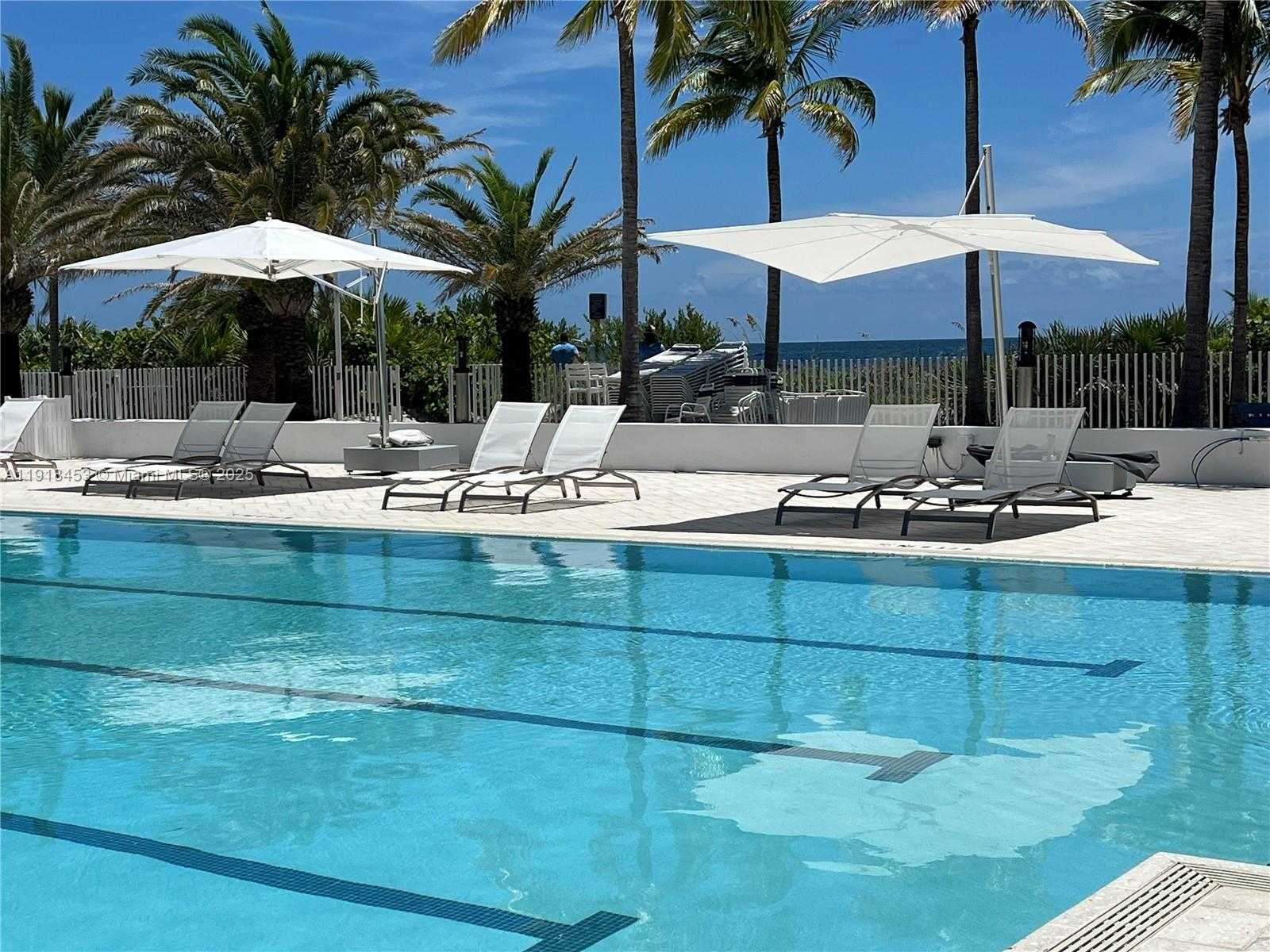 Small Image of 605 OCEAN DR #2L, Key Biscayne Number 2