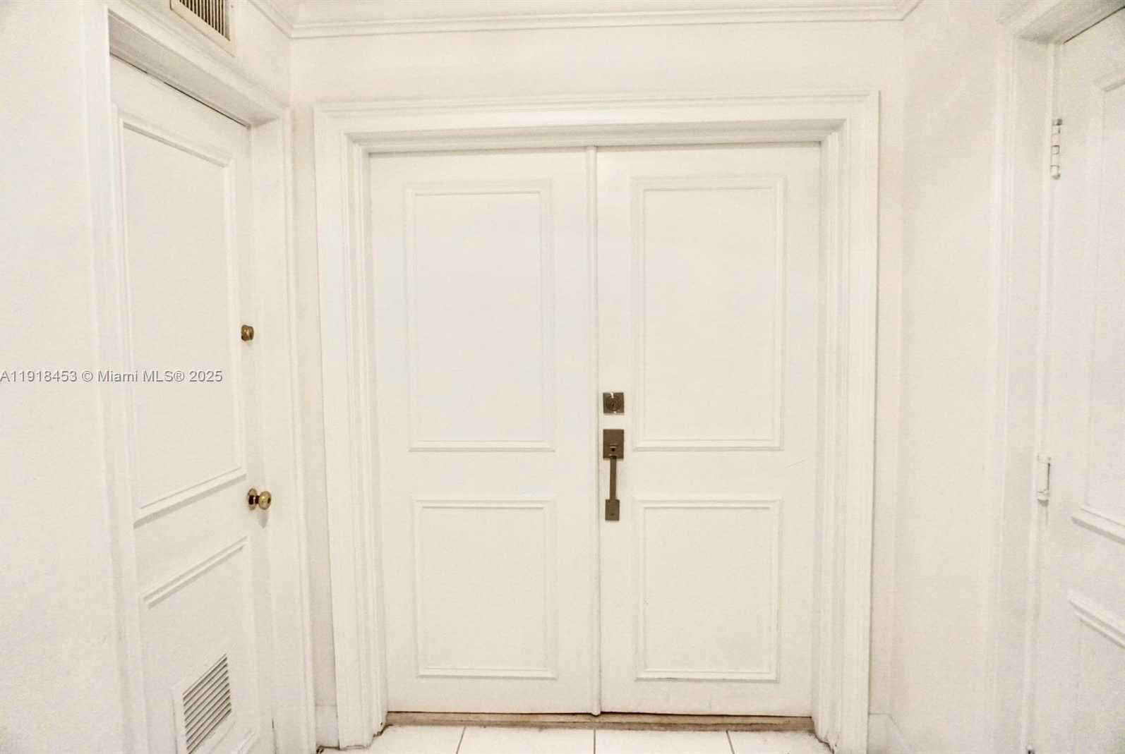 Small Image of 605 OCEAN DR #2L, Key Biscayne Number 23