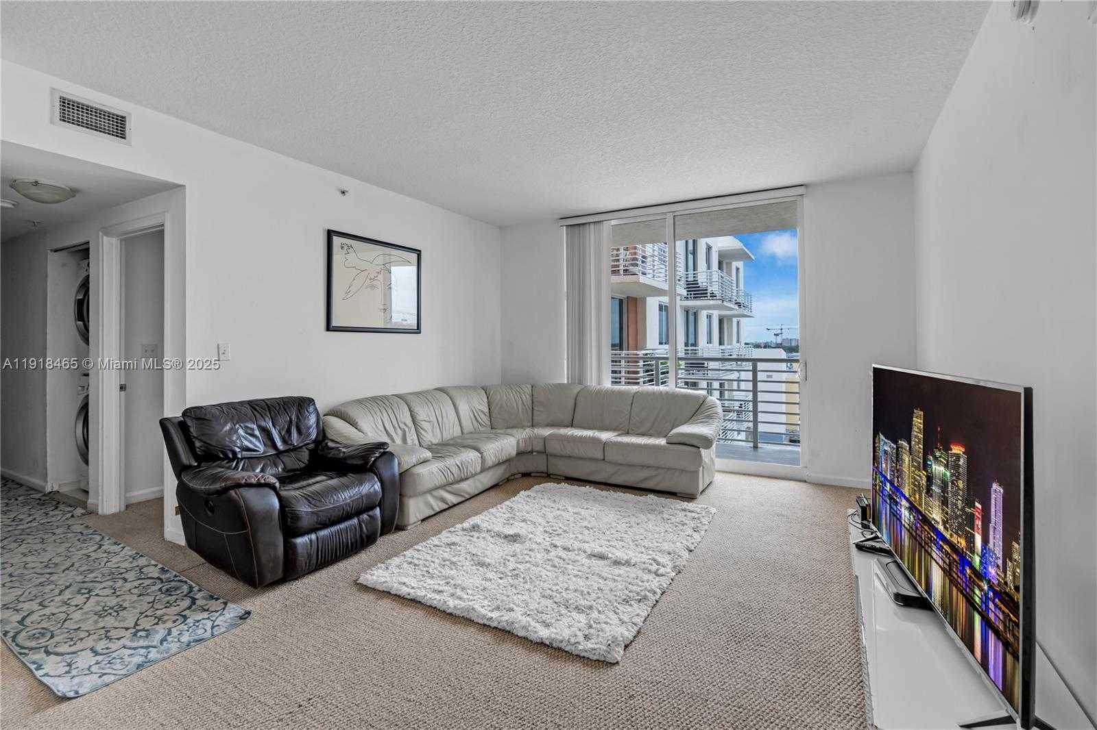 Imagen de Pequeño Objeto