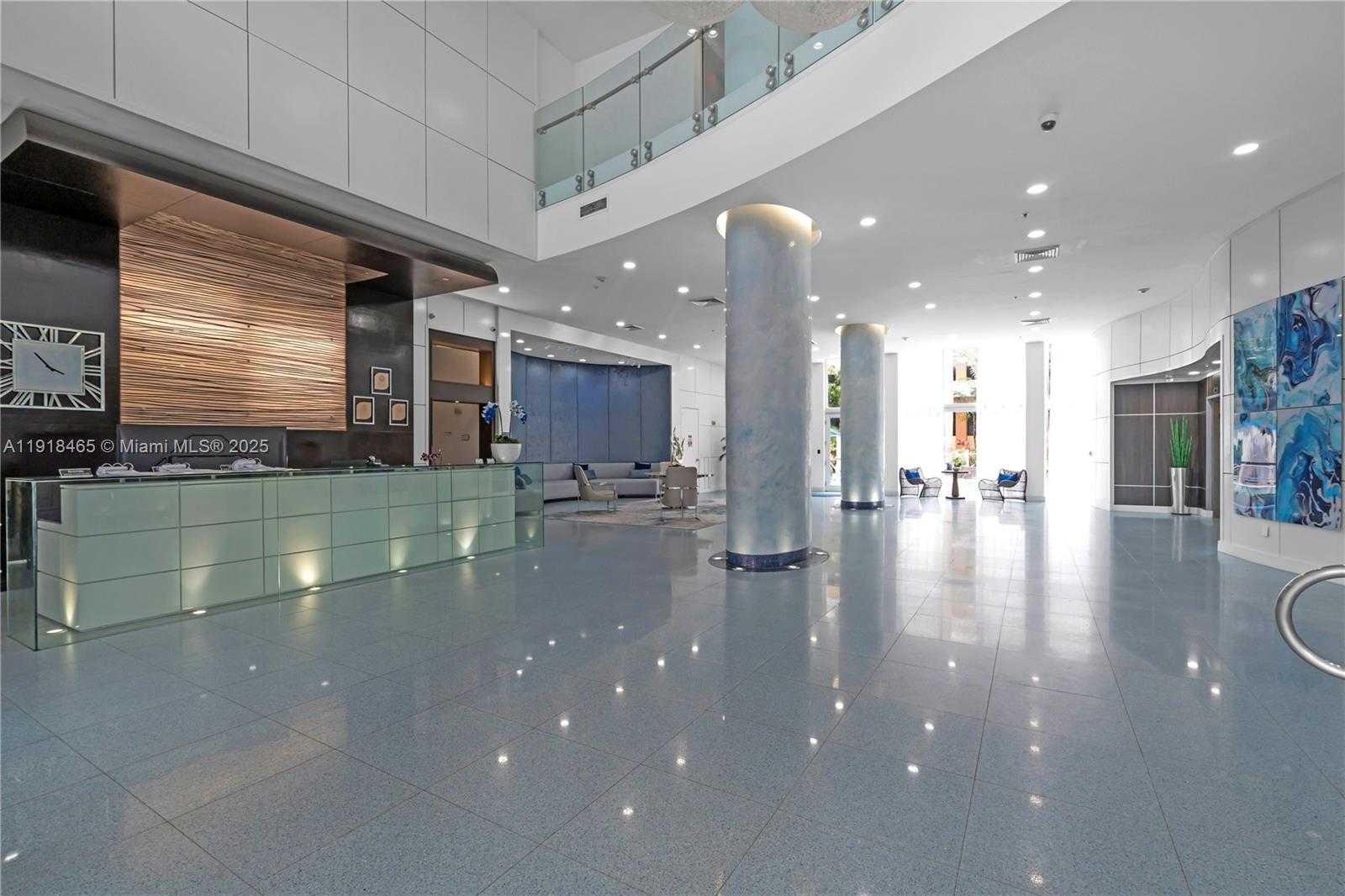 Imagen de Pequeño Objeto