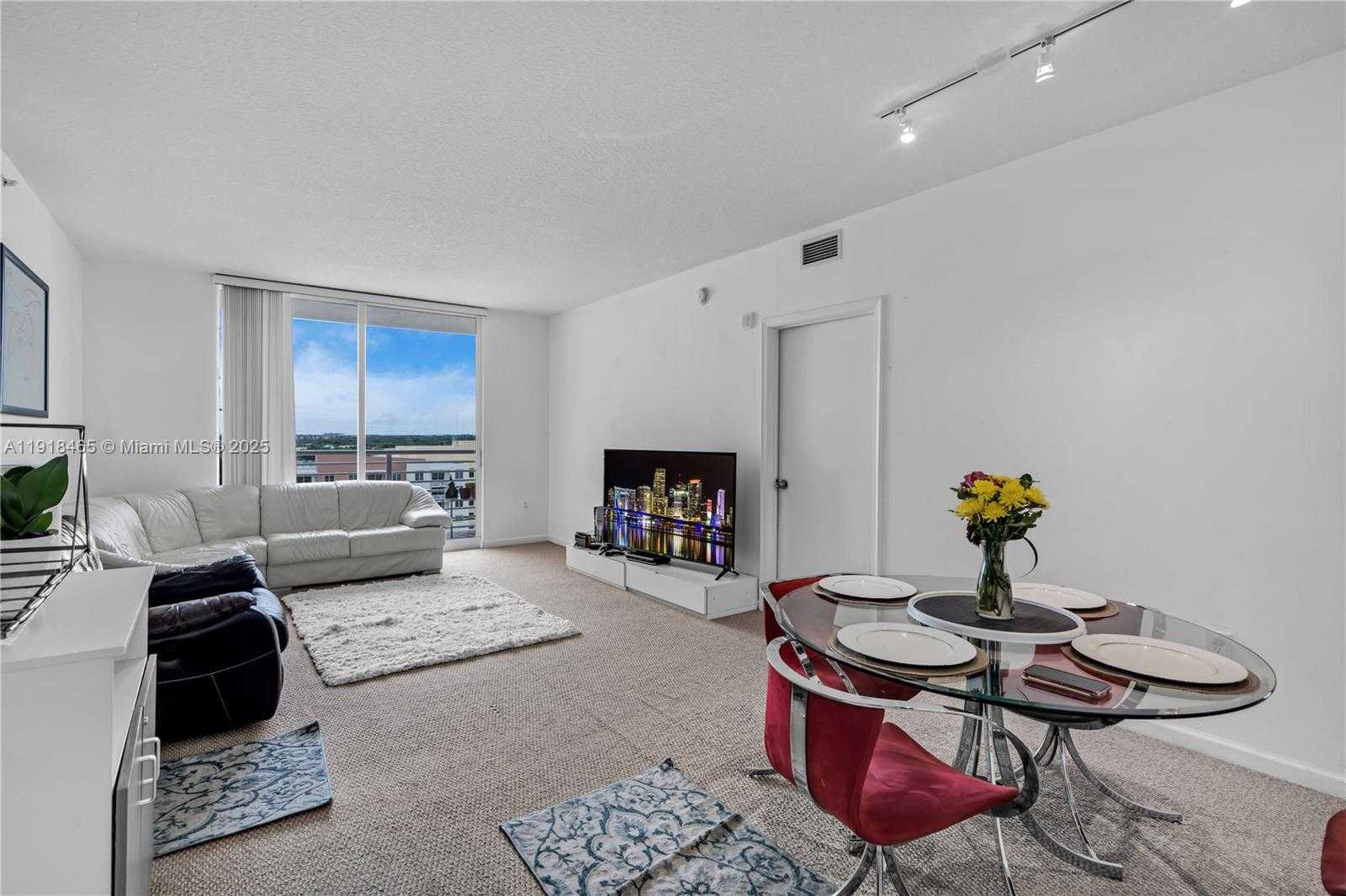 Imagen de Pequeño Objeto