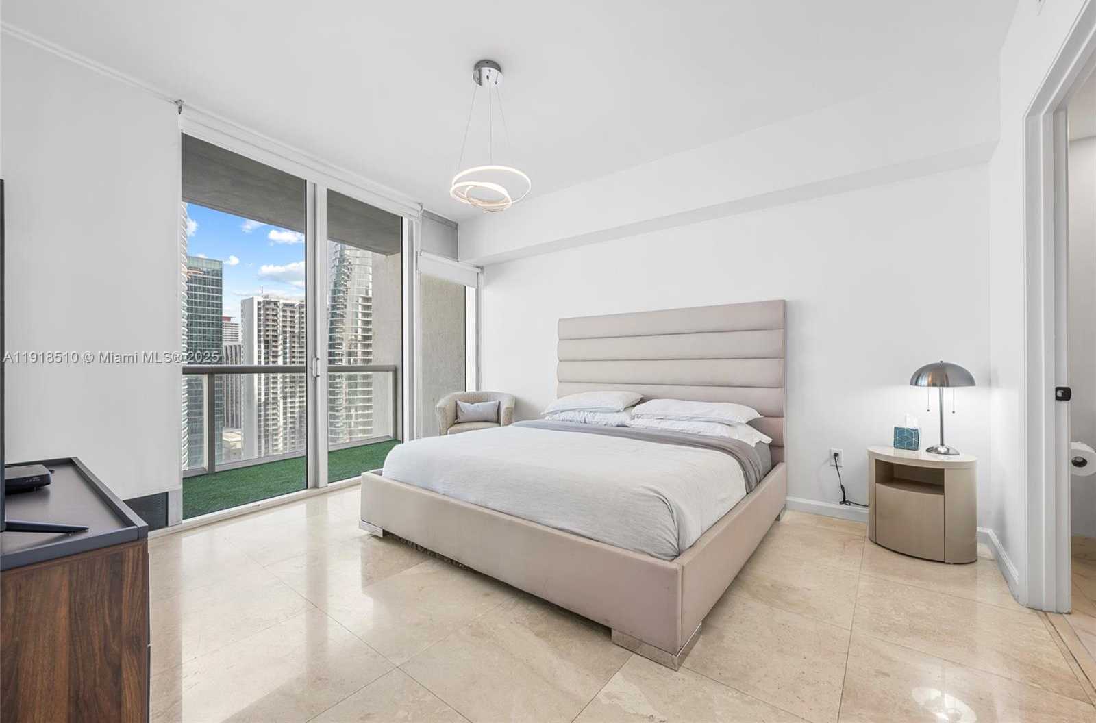 Small Image of 485 BRICKELL AVE #3503, Miami Number 16