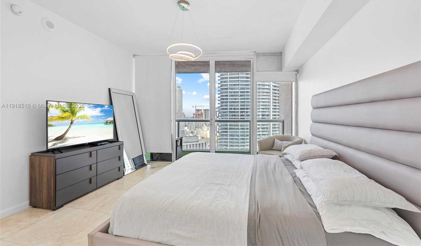 Small Image of 485 BRICKELL AVE #3503, Miami Number 18