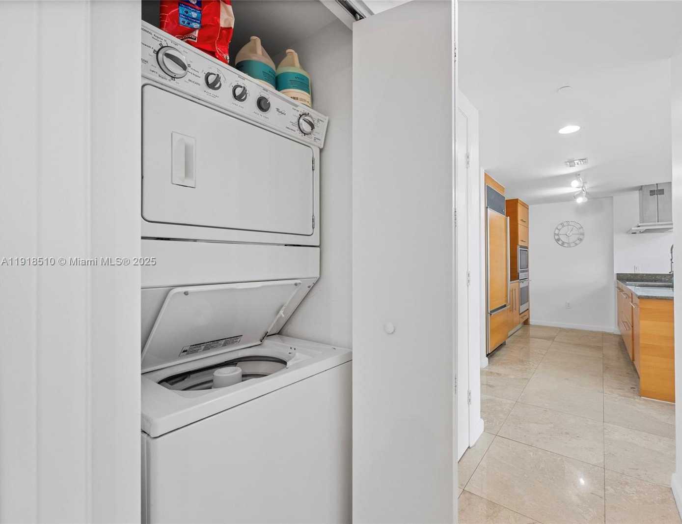 Small Image of 485 BRICKELL AVE #3503, Miami Number 22