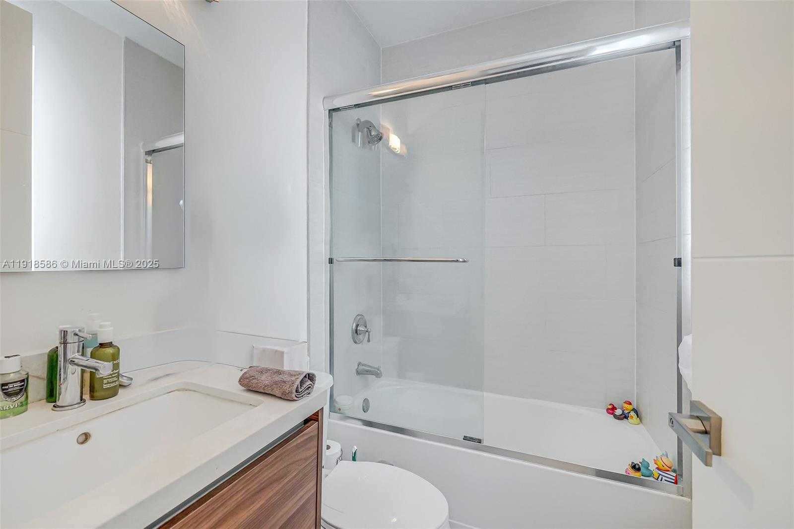 Small Image of 641 SANTANDER AVE #3, Coral Gables Number 16