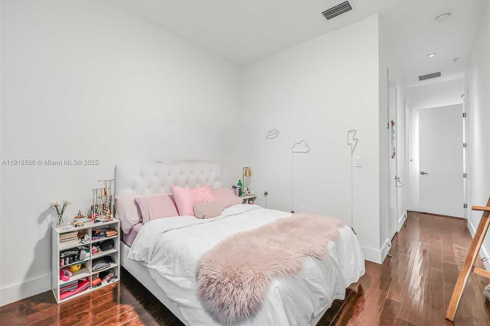 Small Image of 641 SANTANDER AVE #3, Coral Gables Number 17