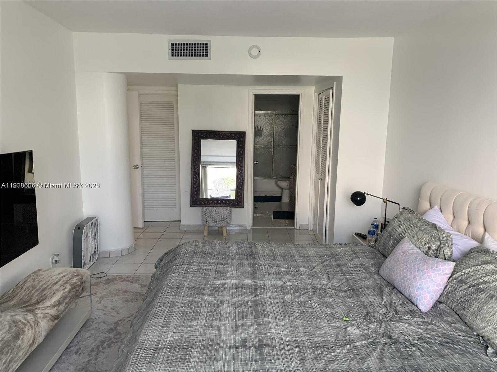 Small Image of 900 BAY DR #211, Miami Beach Number 26