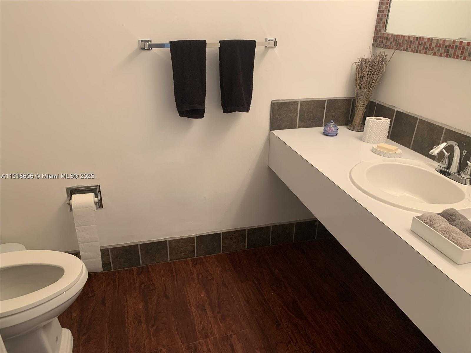 Small Image of 900 BAY DR #211, Miami Beach Number 31