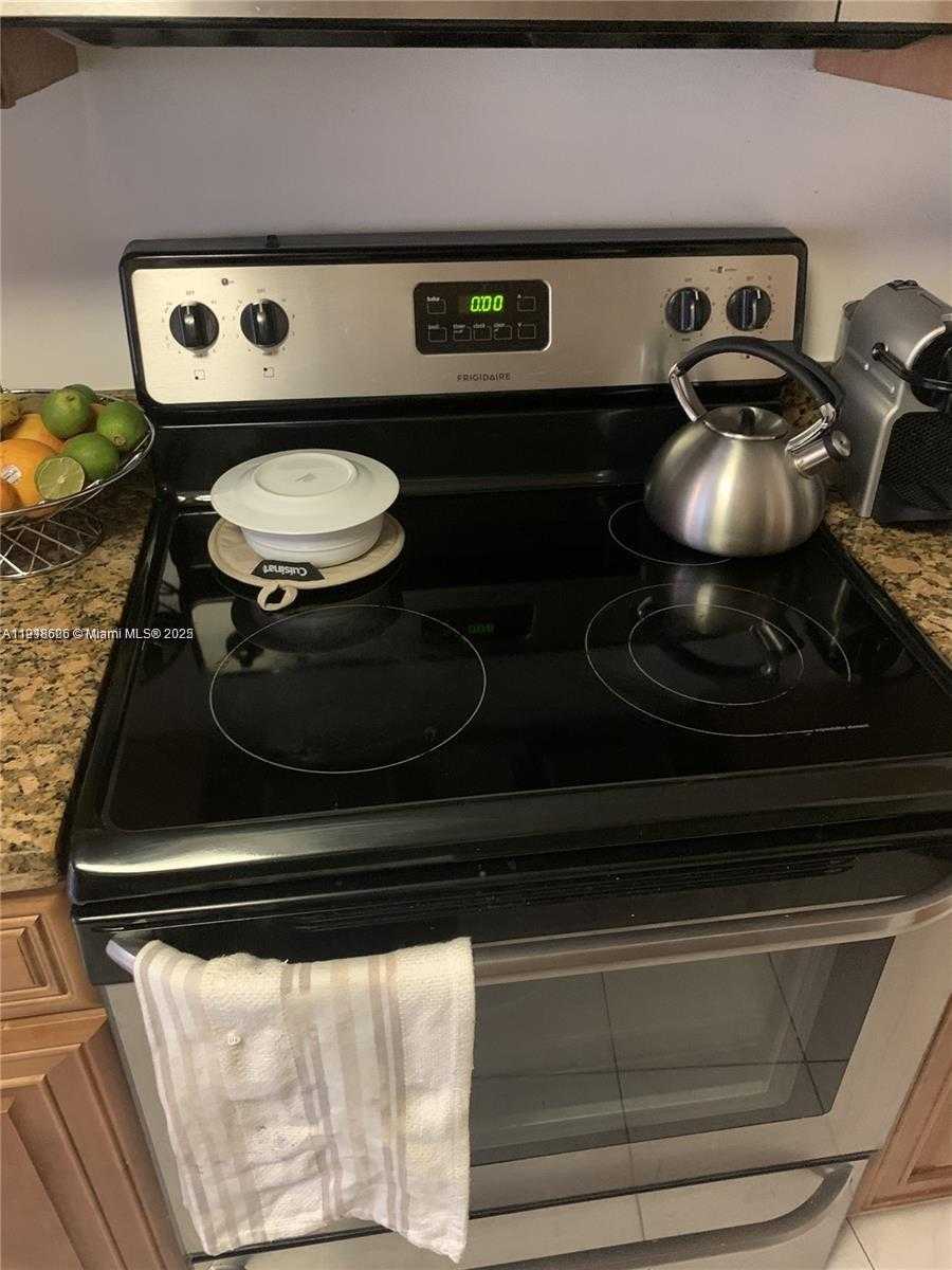 Small Image of 900 BAY DR #211, Miami Beach Number 36