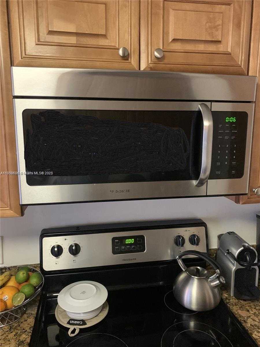 Small Image of 900 BAY DR #211, Miami Beach Number 37