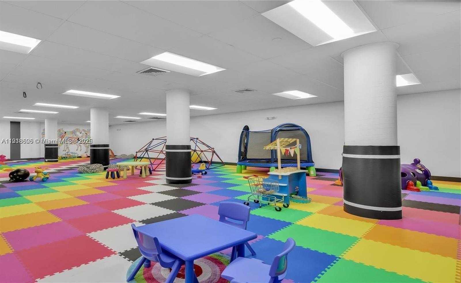 Small Image of 900 BAY DR #211, Miami Beach Number 44