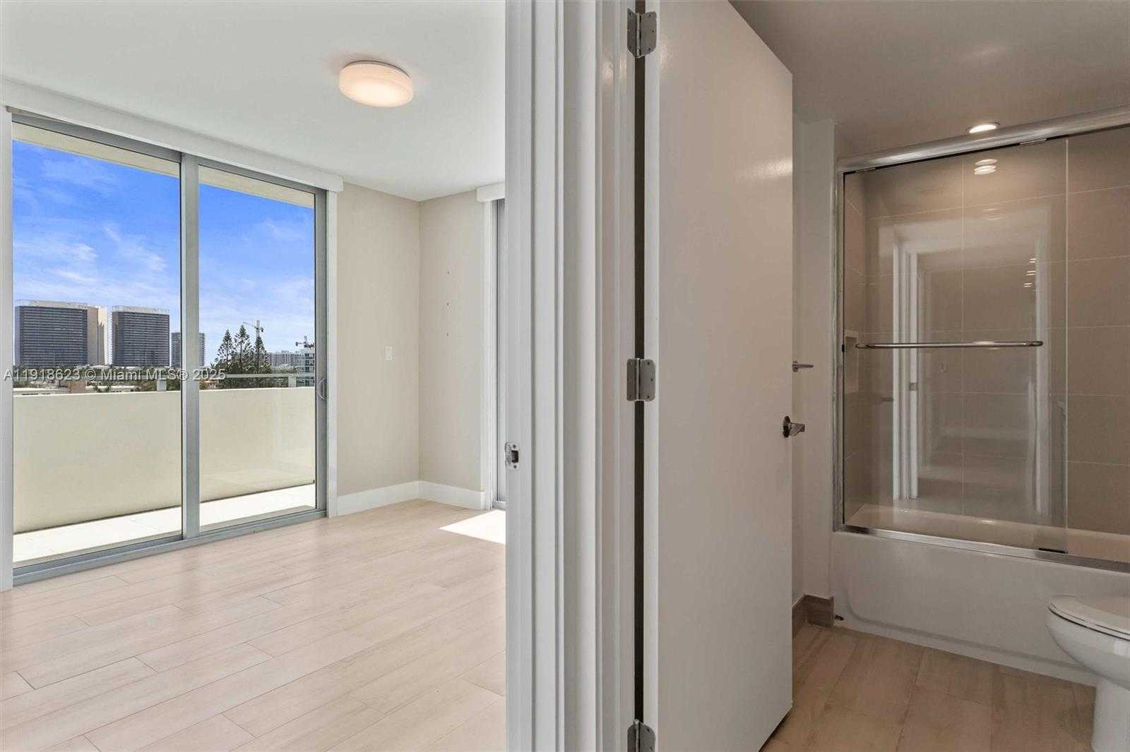 Small Image of 1150 101ST ST #PH 702, Bay Harbor Islands Number 30