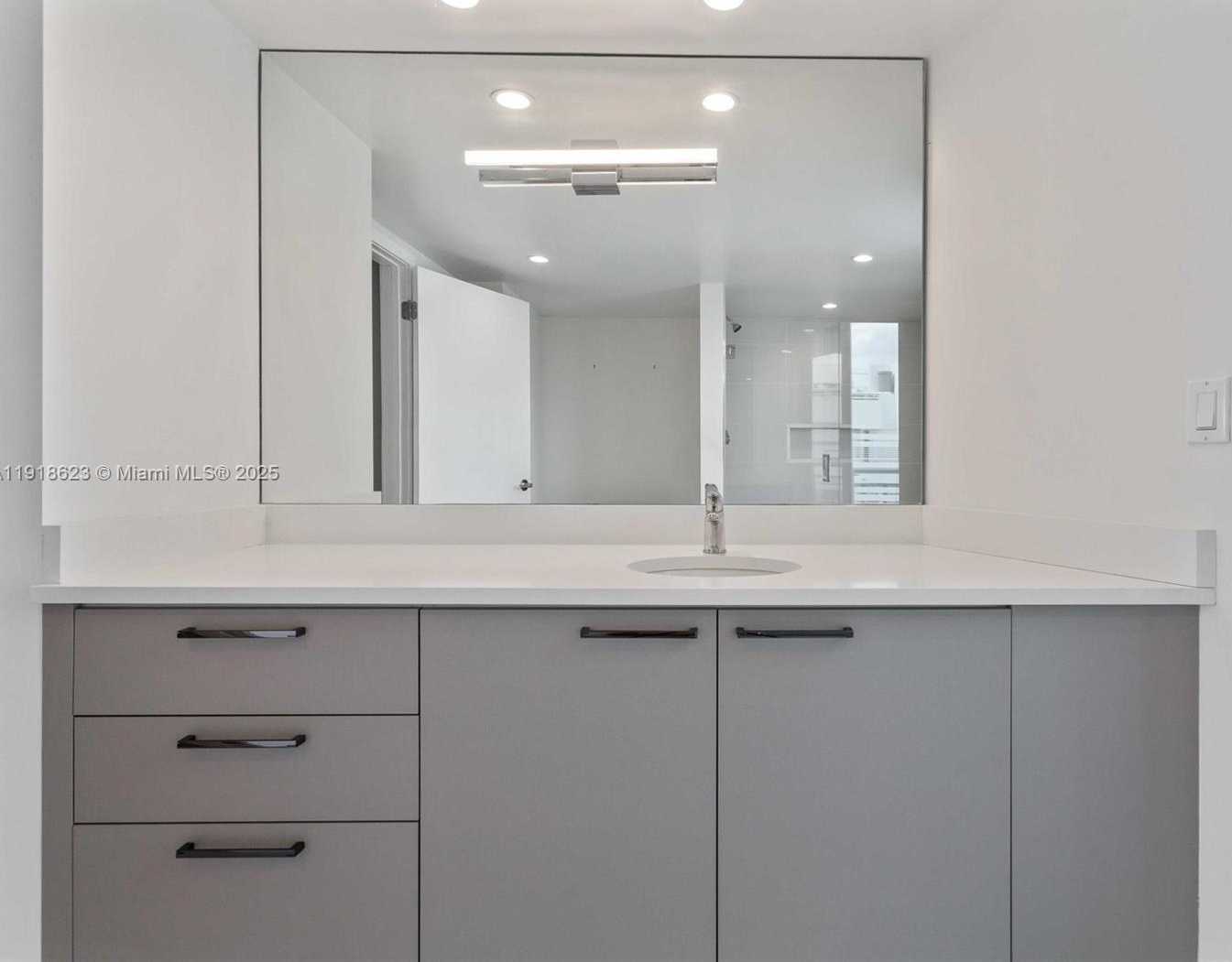 Small Image of 1150 101ST ST #PH 702, Bay Harbor Islands Number 43