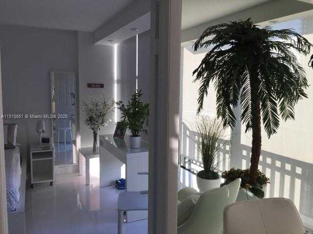 Small Image of Sunny Isles Beach Number 18