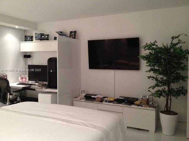 Small Image of Sunny Isles Beach Number 21