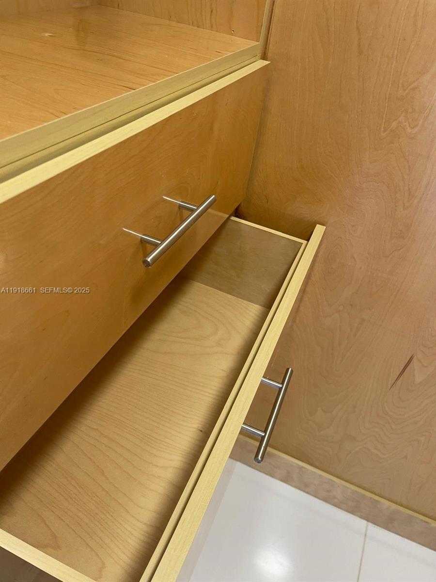 Small Image of 16909 NORTH BAY RD #716, Sunny Isles Beach Number 26