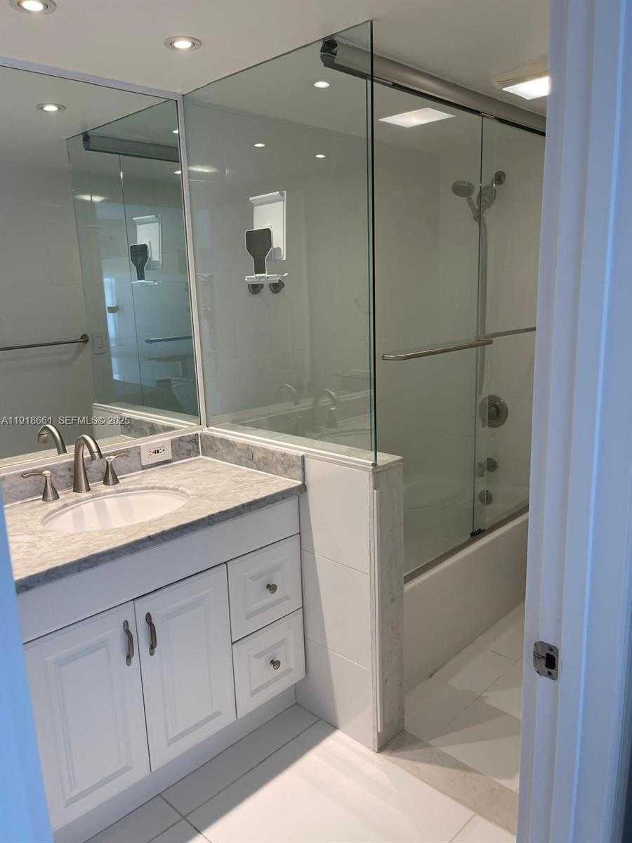 Small Image of 16909 NORTH BAY RD #716, Sunny Isles Beach Number 28