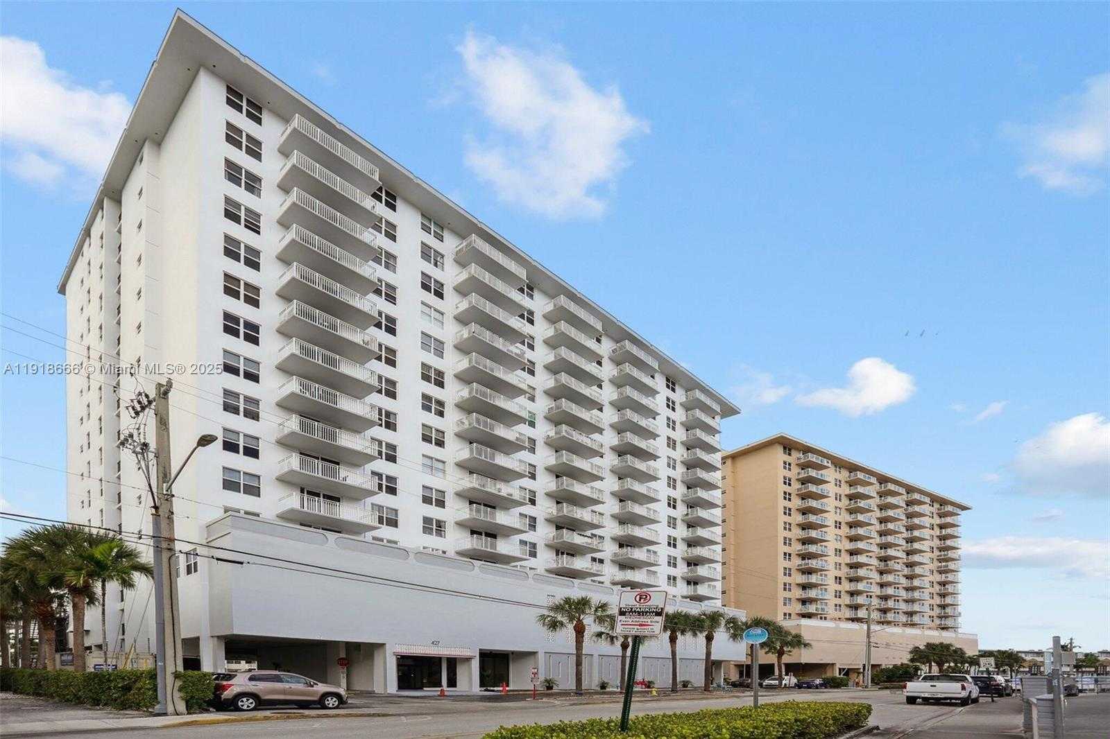 Small Image of 427 GOLDEN ISLES DR #11F, Hallandale Beach Number 1