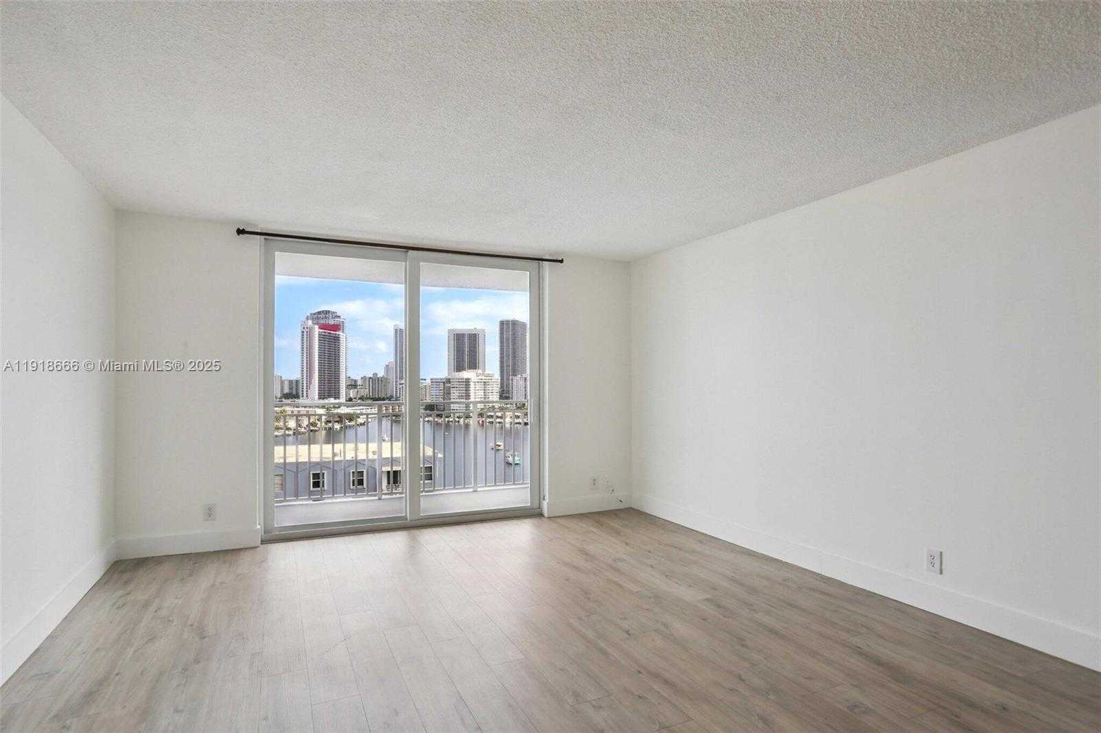 Small Image of 427 GOLDEN ISLES DR #11F, Hallandale Beach Number 10