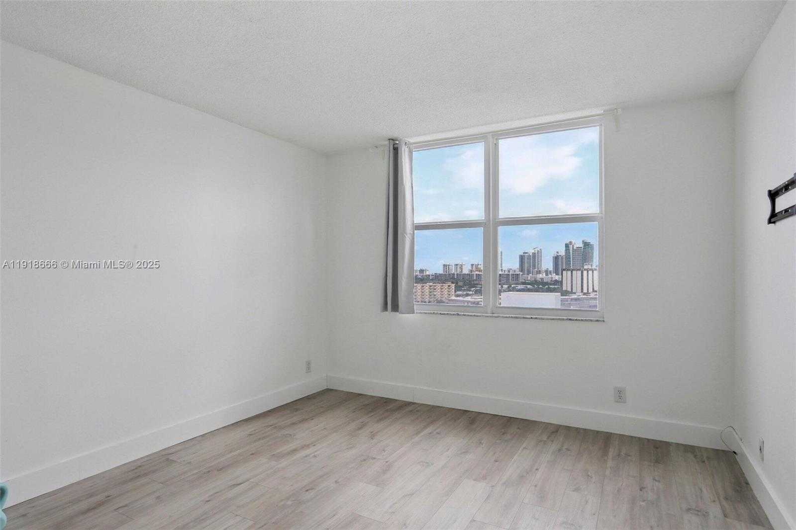 Small Image of 427 GOLDEN ISLES DR #11F, Hallandale Beach Number 16