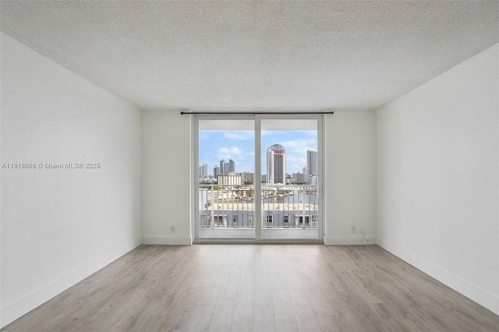 Small Image of 427 GOLDEN ISLES DR #11F, Hallandale Beach Number 9