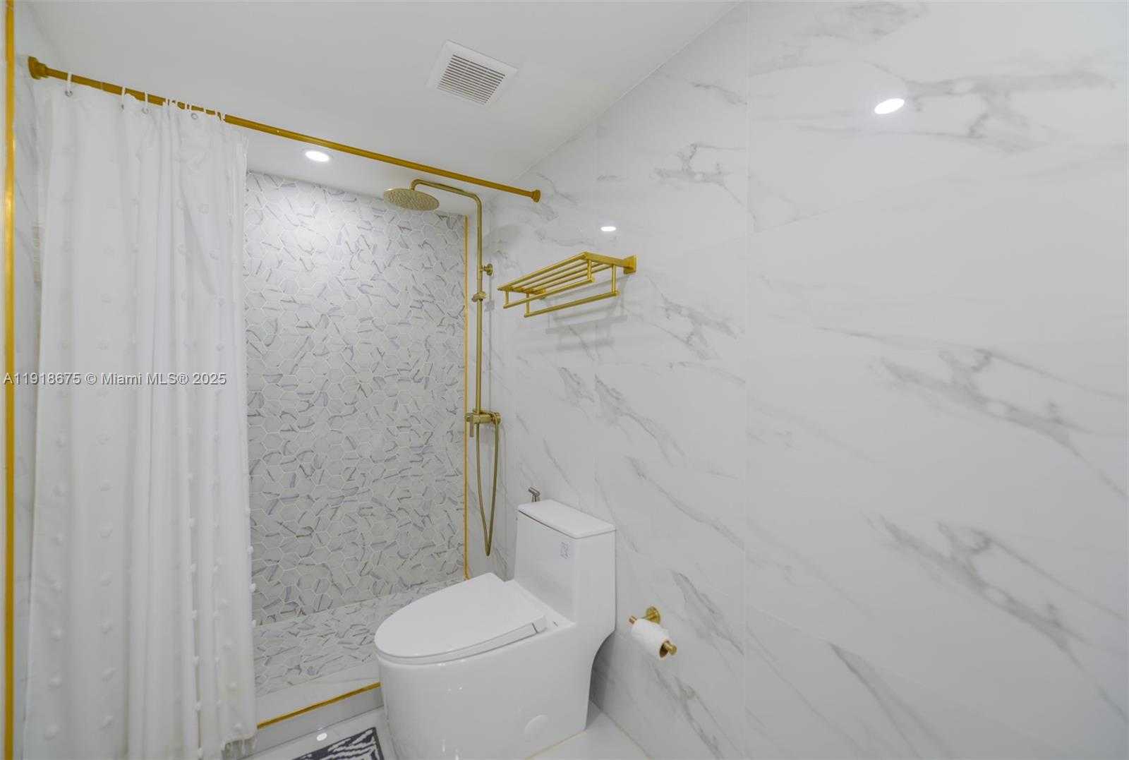 Small Image of 7601 EAST TREASURE DR #PH103, North Bay Village Number 25