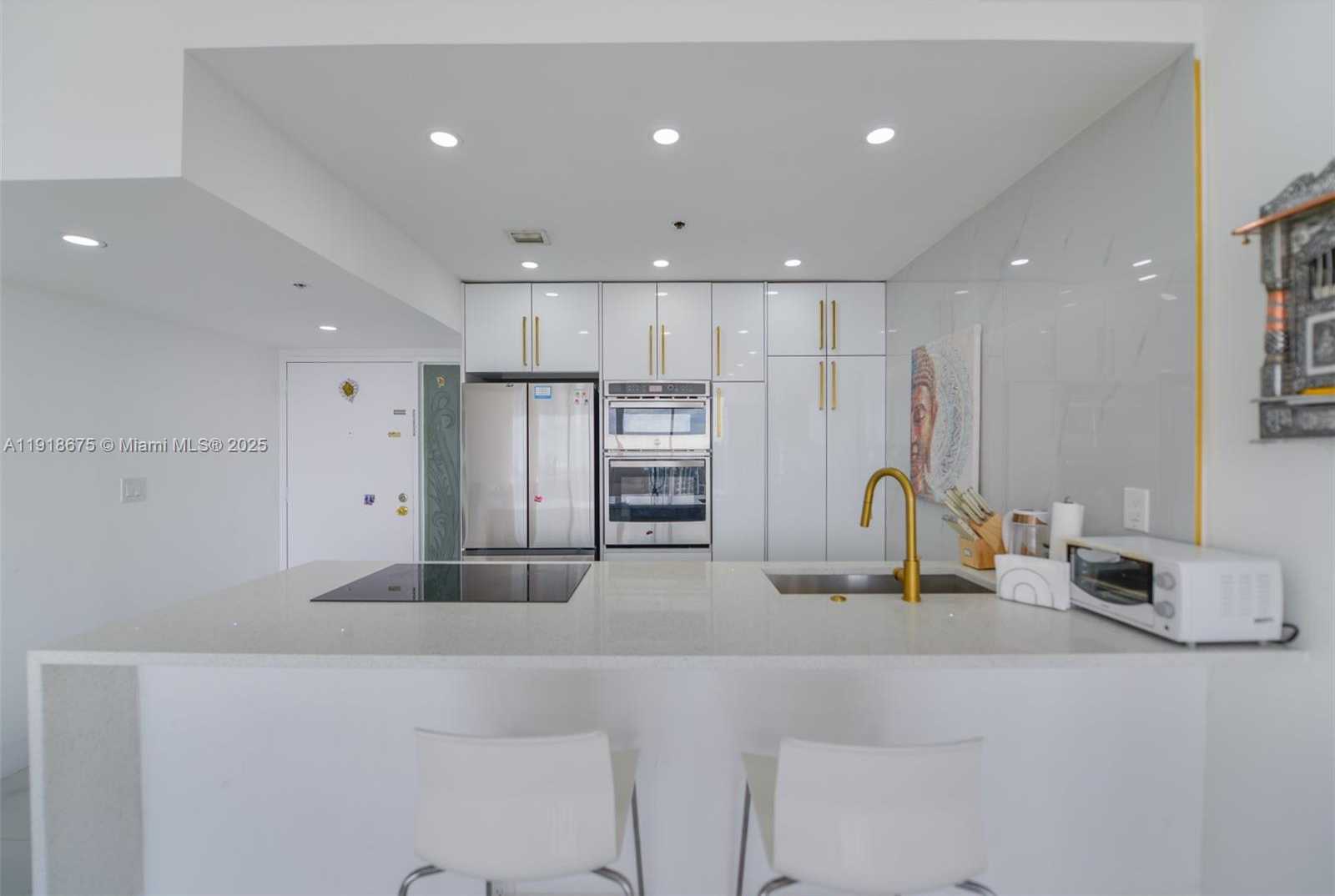 Small Image of 7601 EAST TREASURE DR #PH103, North Bay Village Number 9