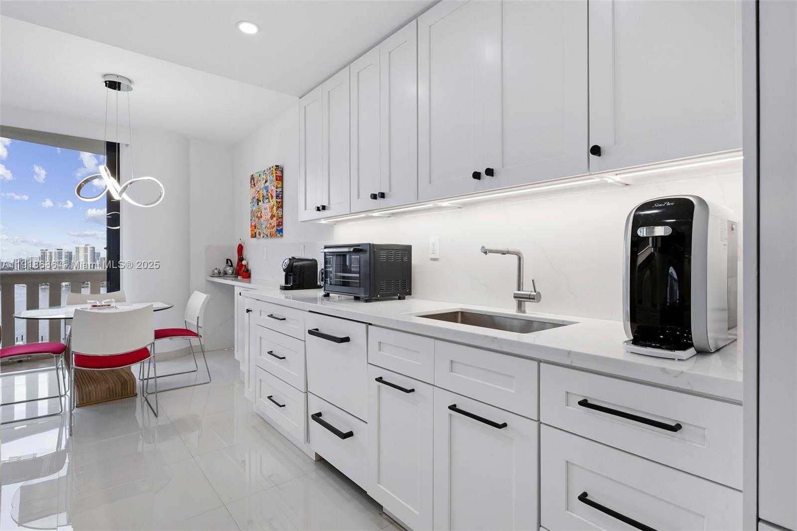 Small Image of 3000 ISLAND BLVD #2404, Aventura Number 11