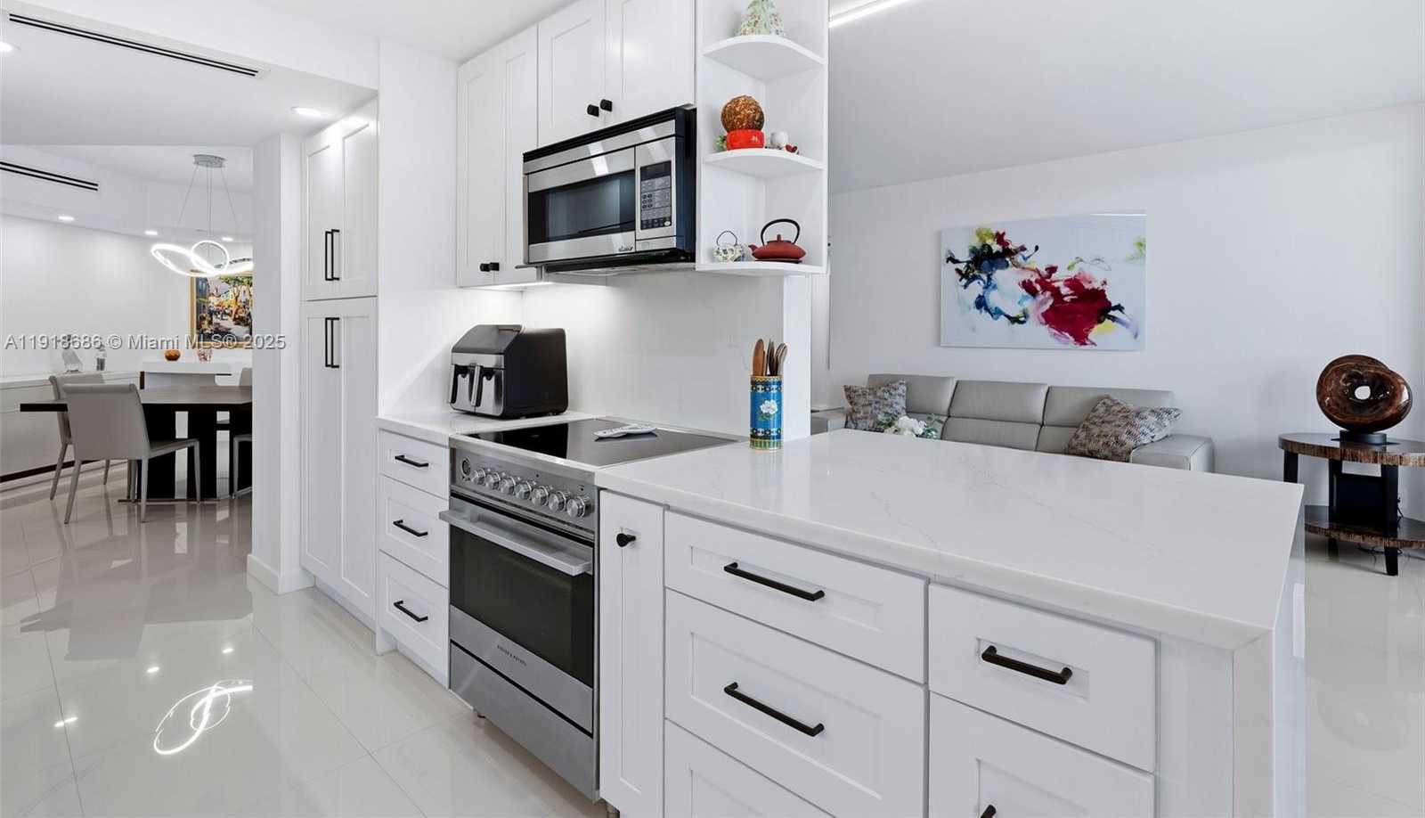 Small Image of 3000 ISLAND BLVD #2404, Aventura Number 13