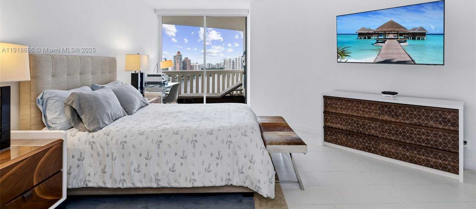 Small Image of 3000 ISLAND BLVD #2404, Aventura Number 15