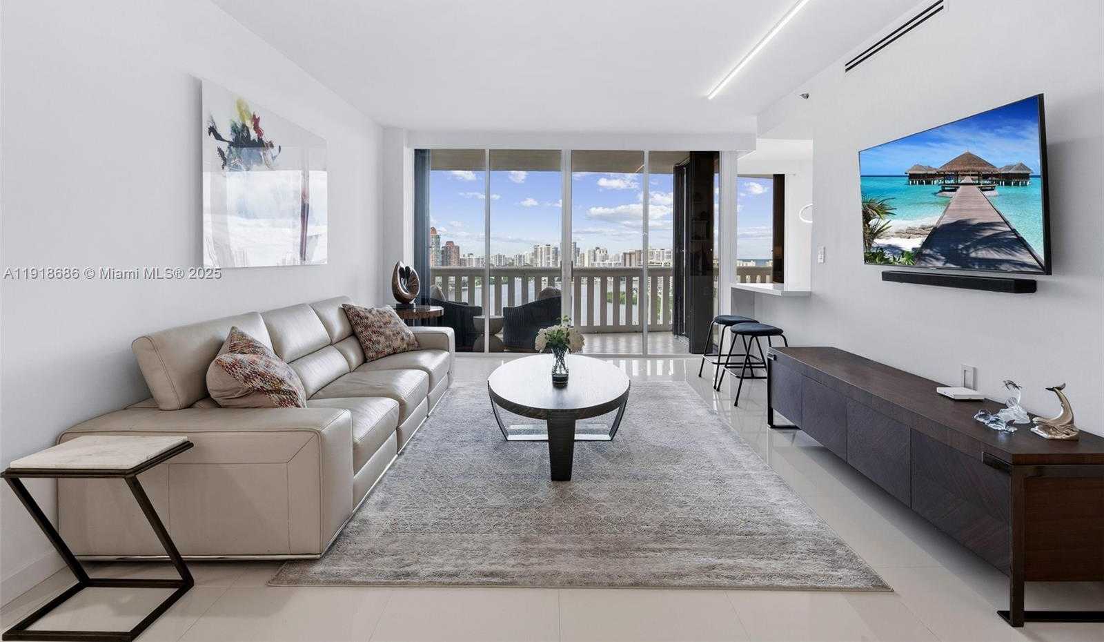 Small Image of 3000 ISLAND BLVD #2404, Aventura Number 4