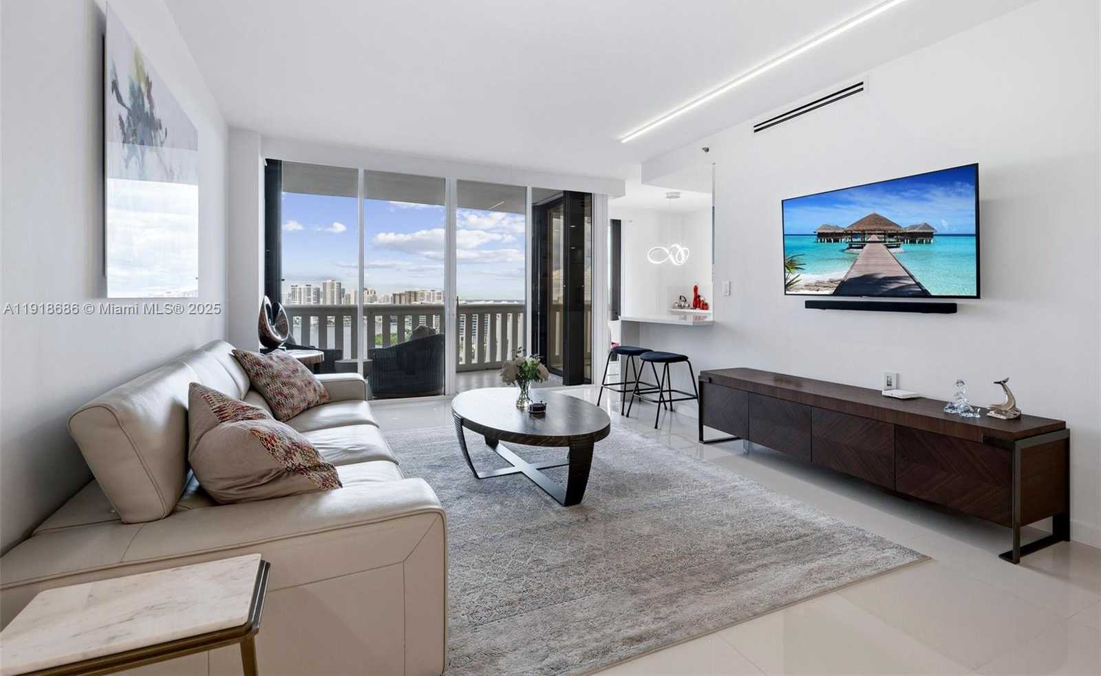 Small Image of 3000 ISLAND BLVD #2404, Aventura Number 5