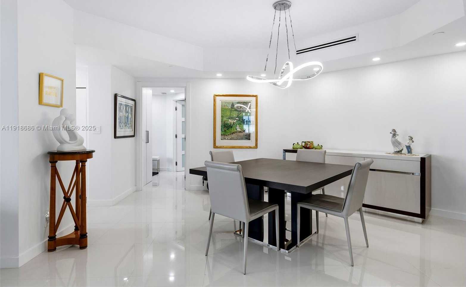 Small Image of 3000 ISLAND BLVD #2404, Aventura Number 8