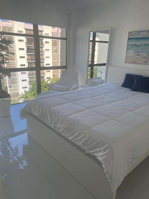 Small Image of 16909 NORTH BAY RD #805, Sunny Isles Beach Number 2
