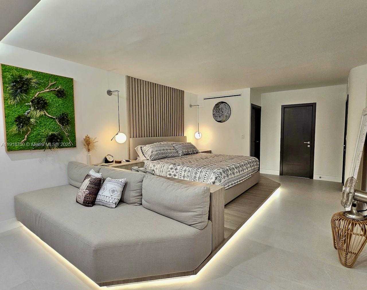 Small Image of 900 BAY DR #524, Miami Beach Number 25