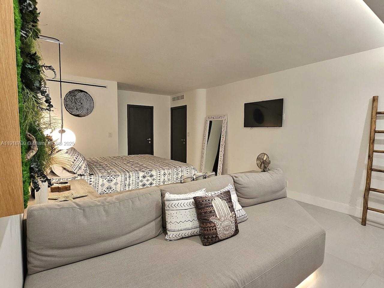 Small Image of 900 BAY DR #524, Miami Beach Number 26