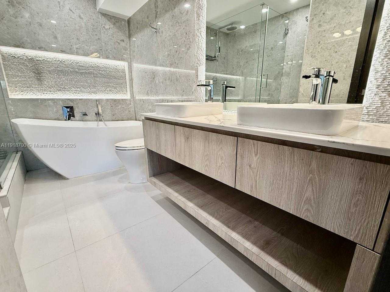 Small Image of 900 BAY DR #524, Miami Beach Number 34