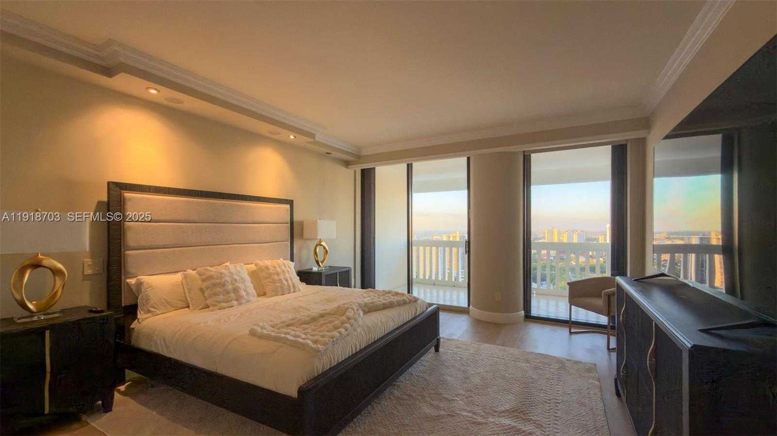 Small Image of 2000 ISLAND BLVD #3004, Aventura Number 15