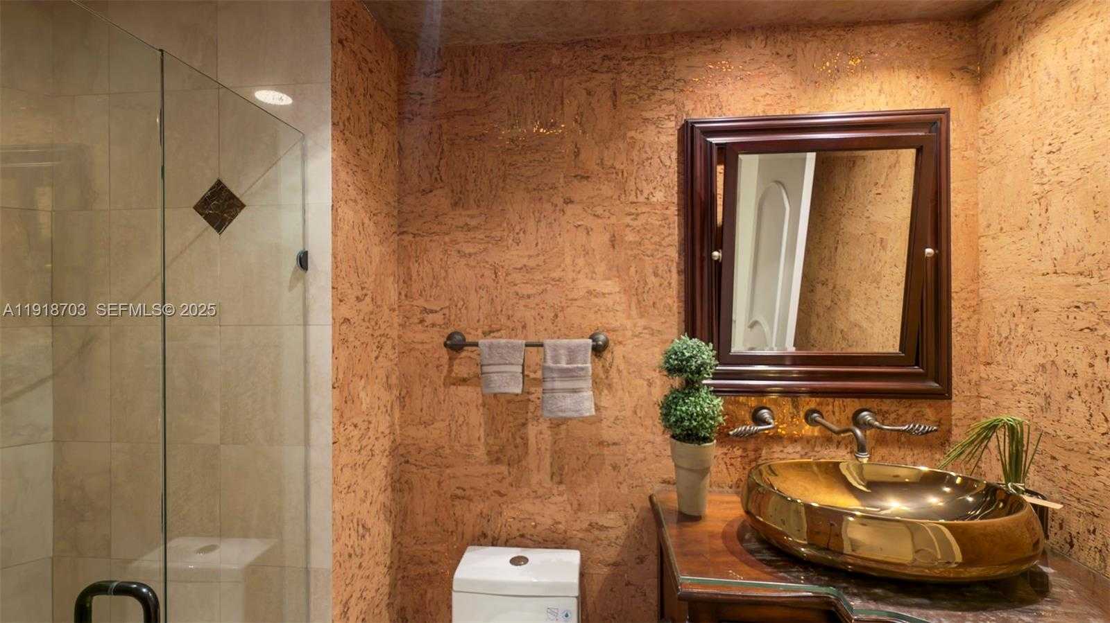 Small Image of 2000 ISLAND BLVD #3004, Aventura Number 24