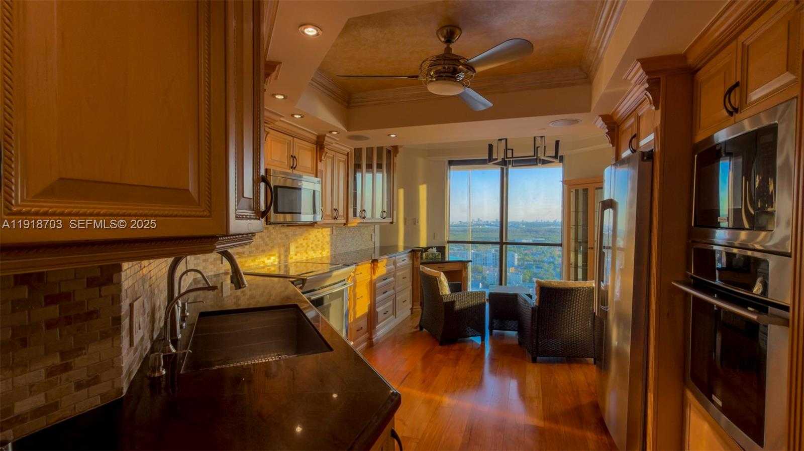 Small Image of 2000 ISLAND BLVD #3004, Aventura Number 3