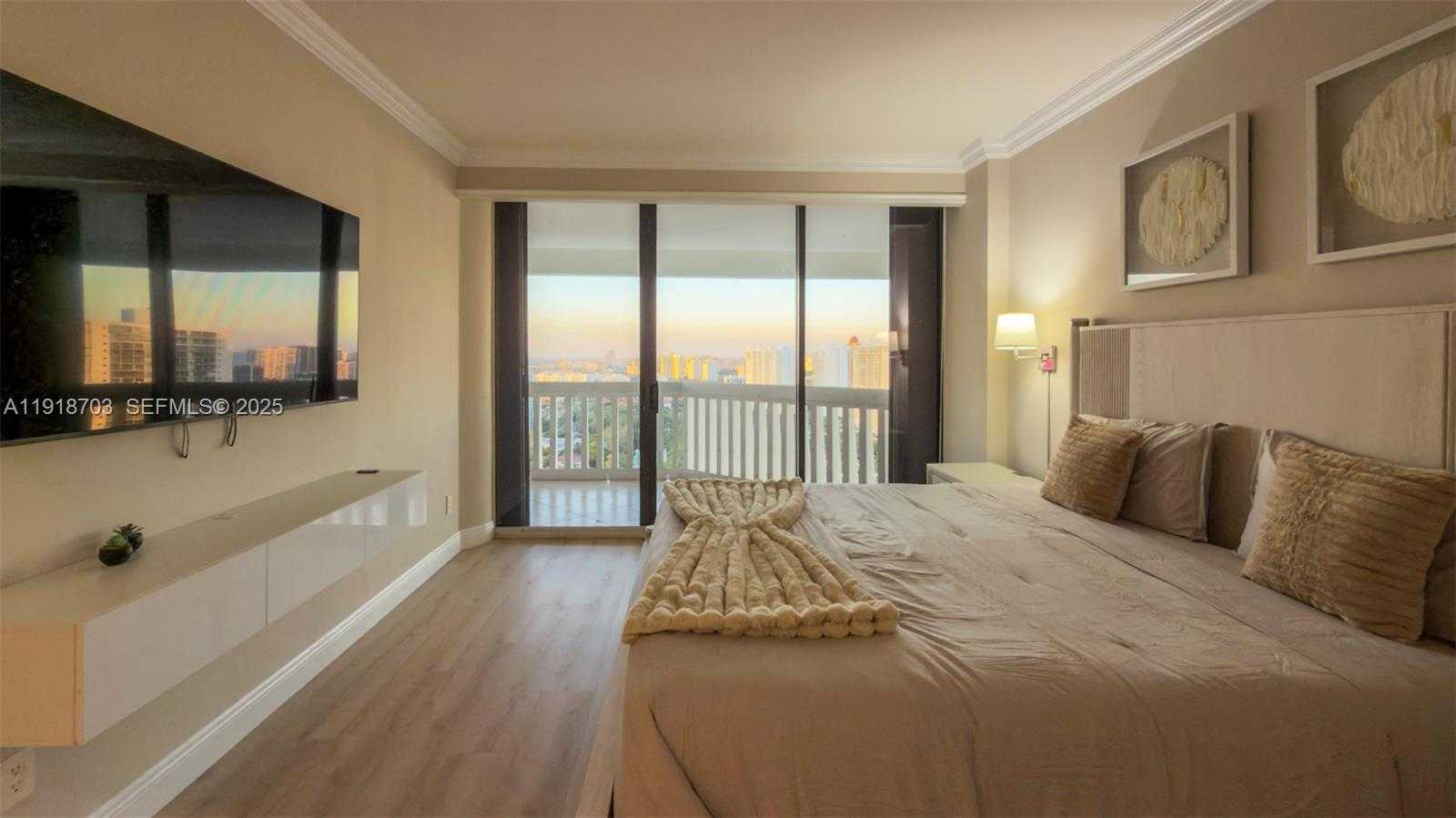 Small Image of 2000 ISLAND BLVD #3004, Aventura Number 33